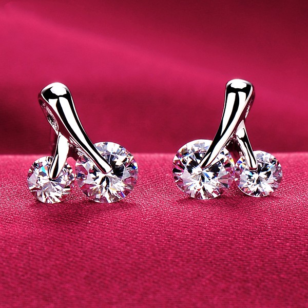 Exquisite 0.5 Carat ESCVD Diamonds Fashionable Women Earrings