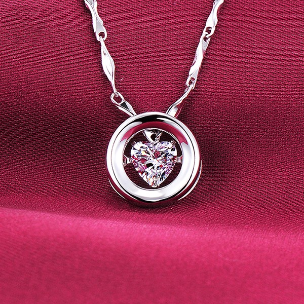 Heartbreaking 0.5 Carat ESCVD Diamonds Fashionable Women Necklaces Gift Necklaces