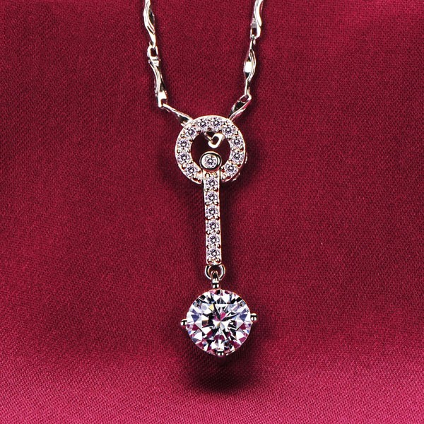Key Shape 1.2 Carat ESCVD Diamonds Fashionable Women Necklaces Gift Necklaces