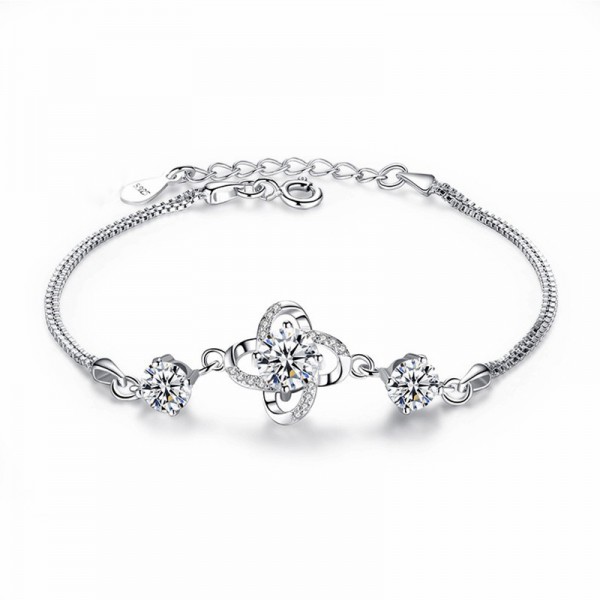 Sweet Love Four-leaf Clover Shaped S925 Sterling Silver Inlaid Cubic Zirconia Bracelet